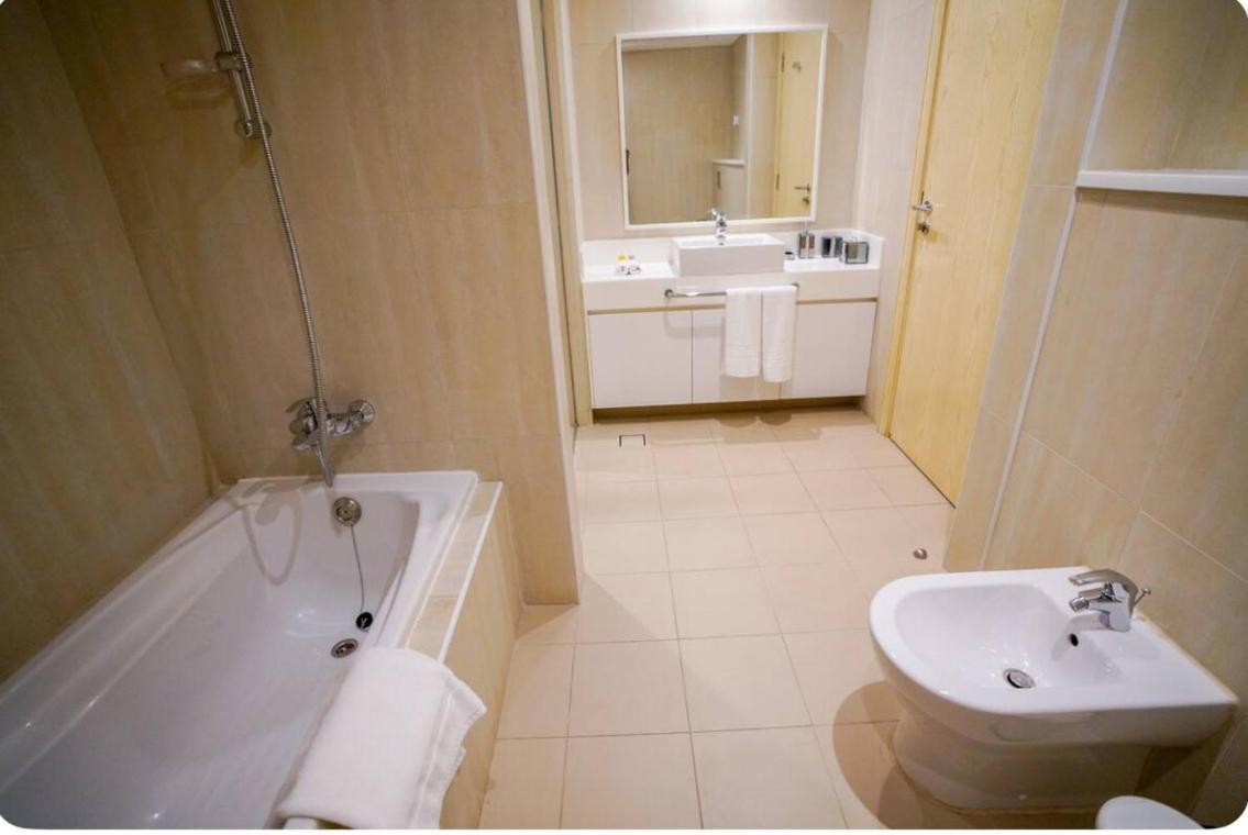 Stunning 5* 4Br-Oceanfront-Apartment Dubaj Kültér fotó